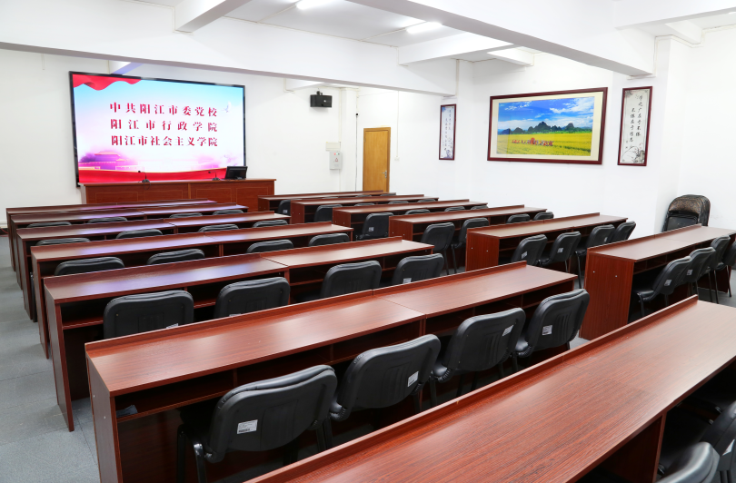 教学楼302.png