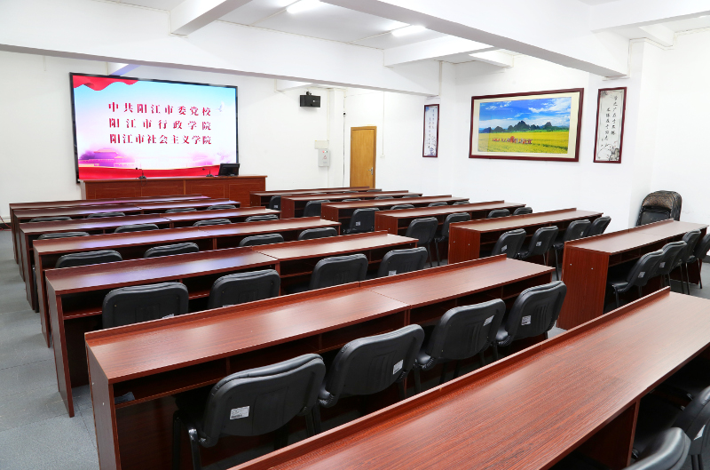 教学楼302课室 d.jpg