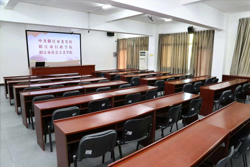教学楼303课室d.jpg