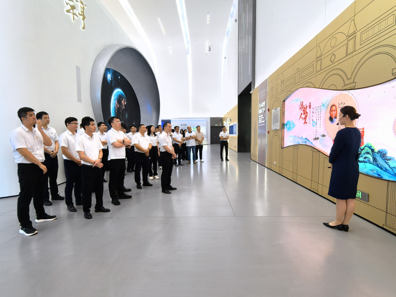 42026年阳西县科级副职干部任职培训班学员在中山市翠亨新区开展现场教学.jpg